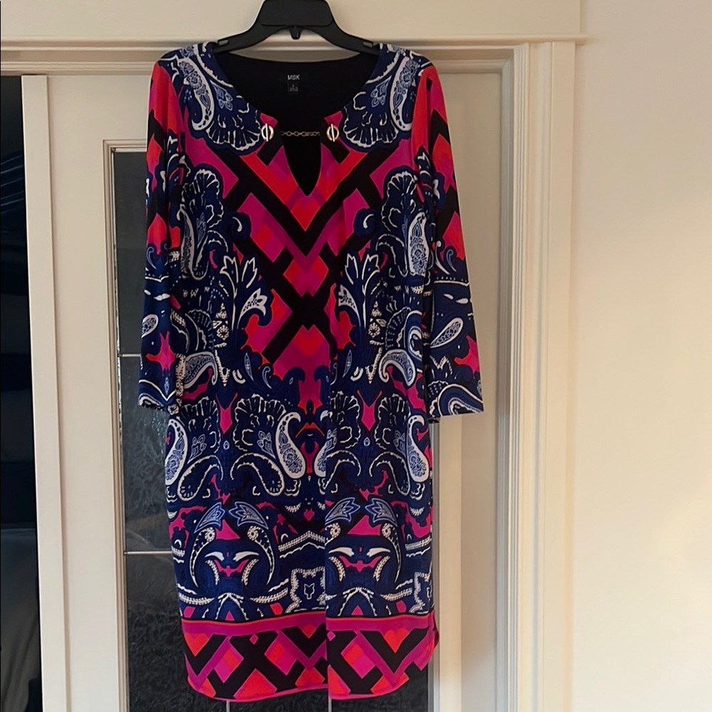 MSK Multicolored Long Sleeve Shift Dress with Front Gold Chain Accent Size Large